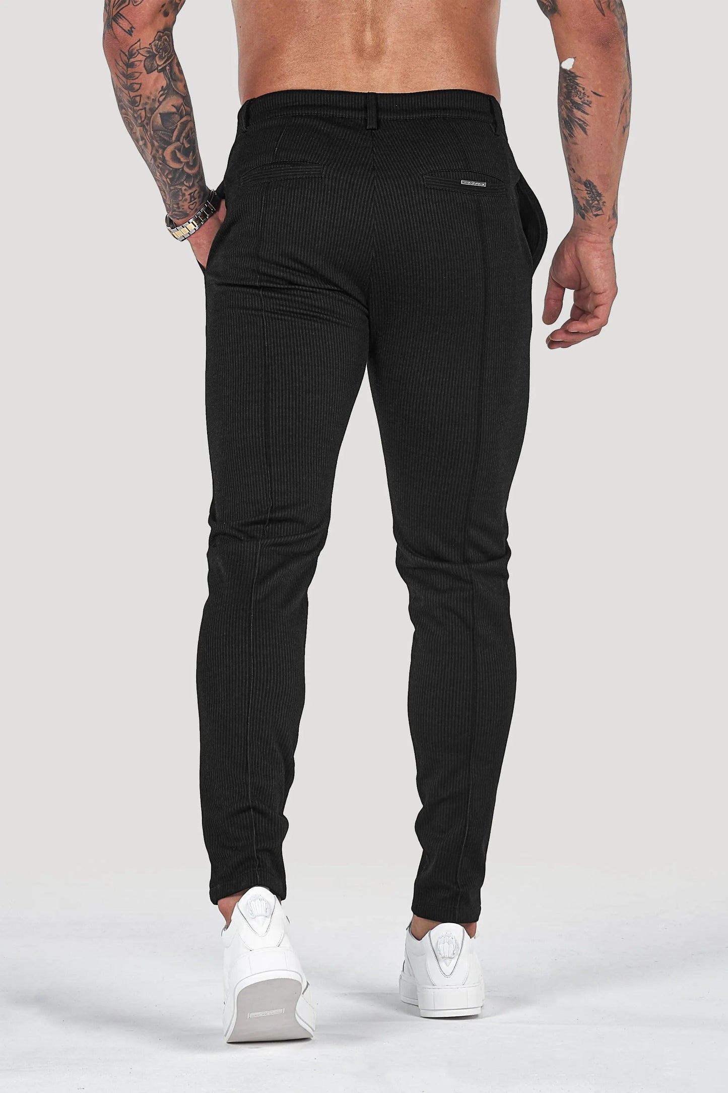 DIE AMARI HOSE 2.0 4