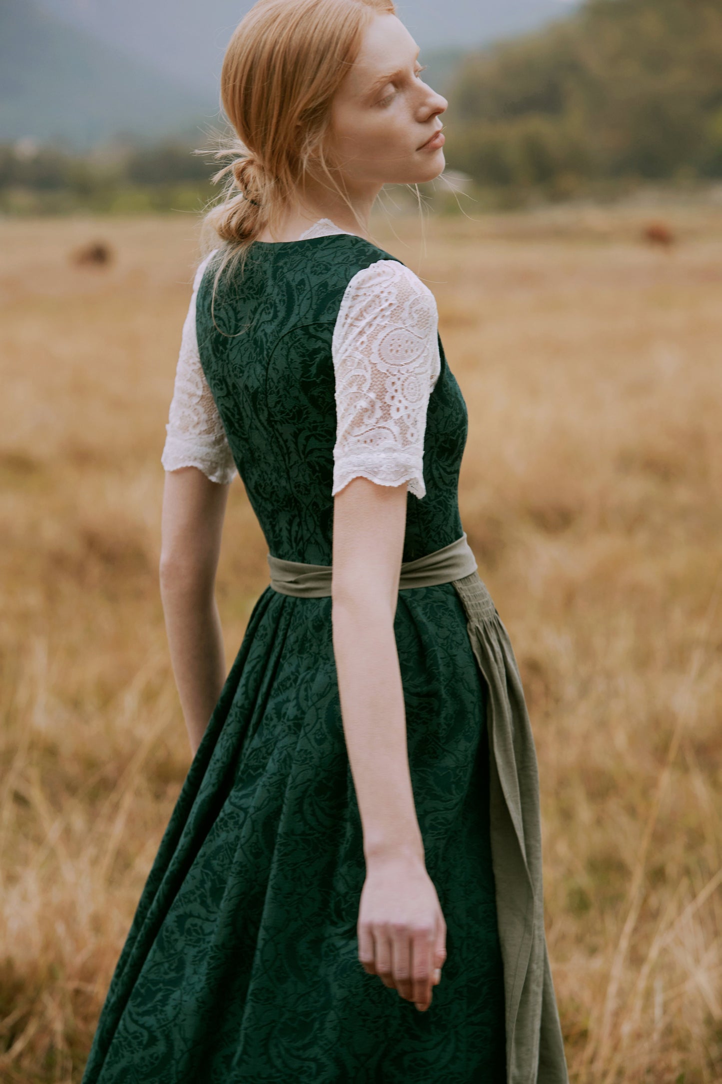 DIRNDL ROSALIE IN DUNKELGRÜN 4