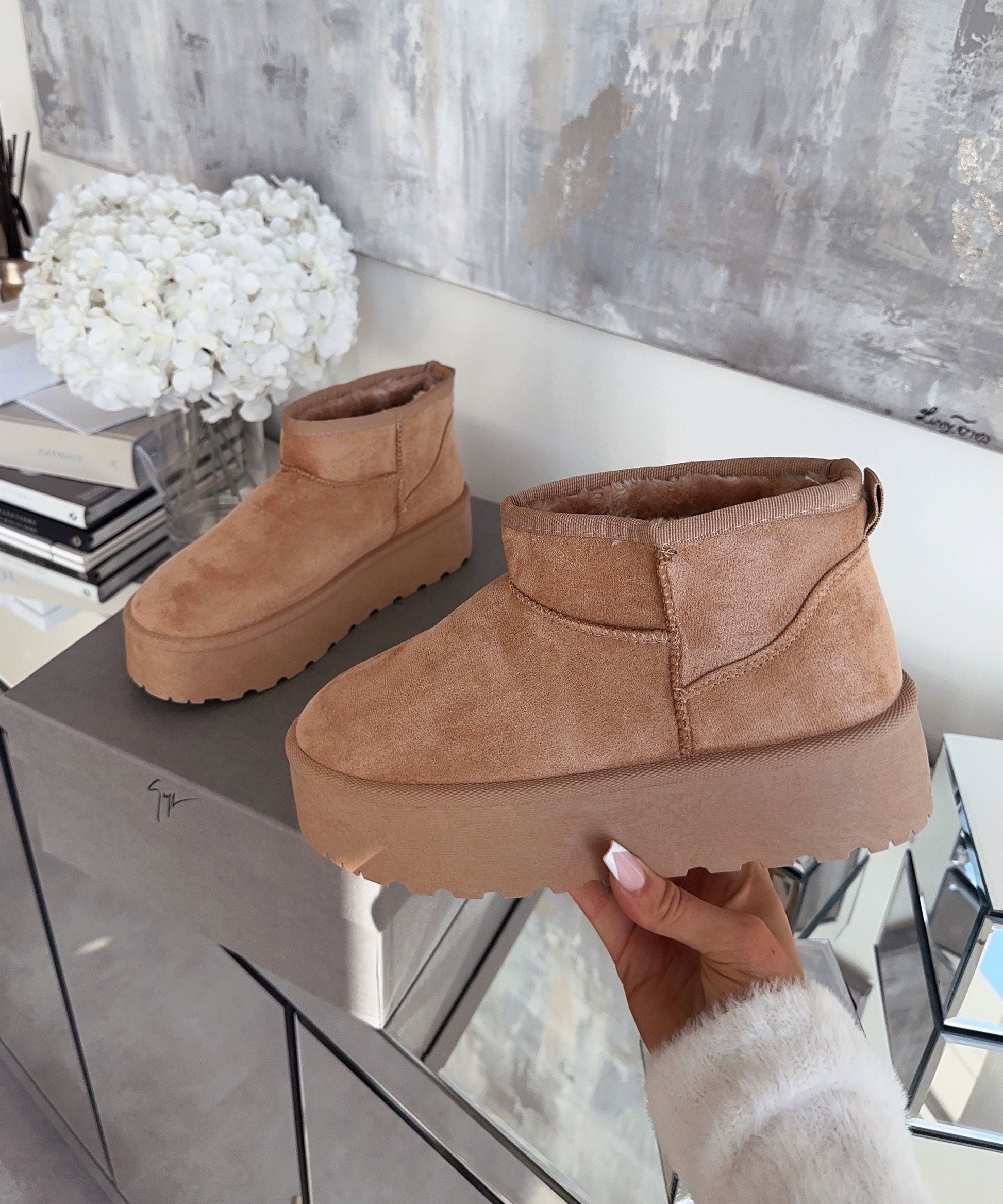 Gefütterte Plateau Boots Nina Camel 2