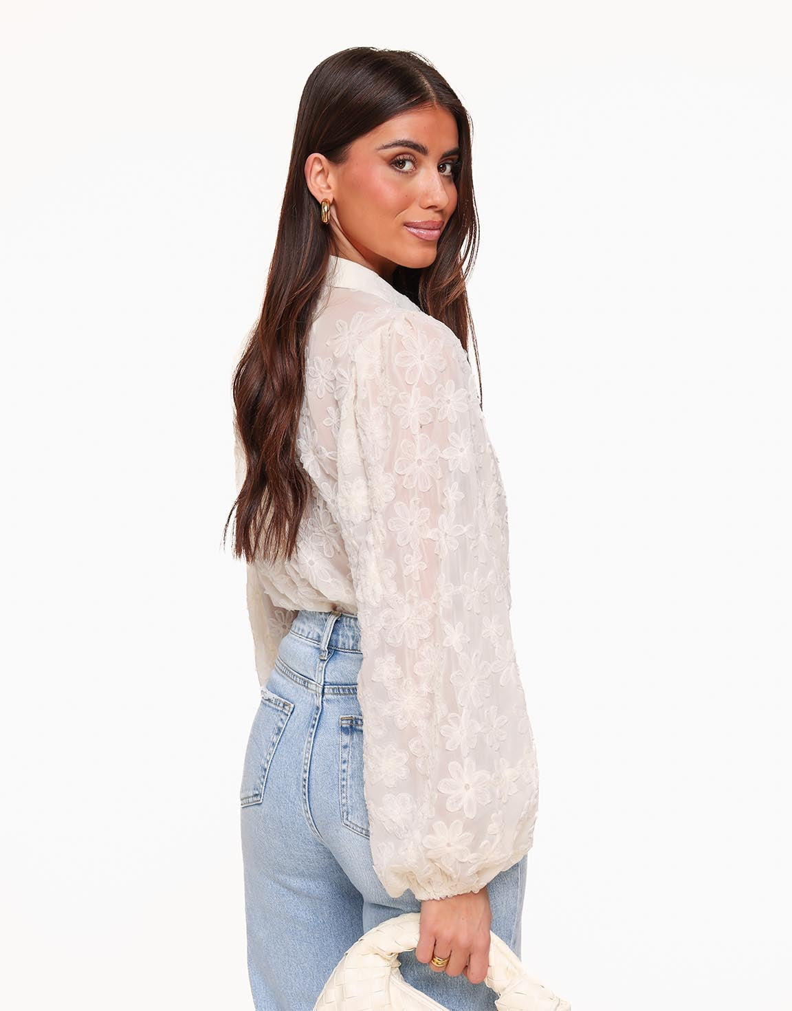 Transparente Damenbluse mit Blumenmuster – Elegante Chiffon Bluse in Creme