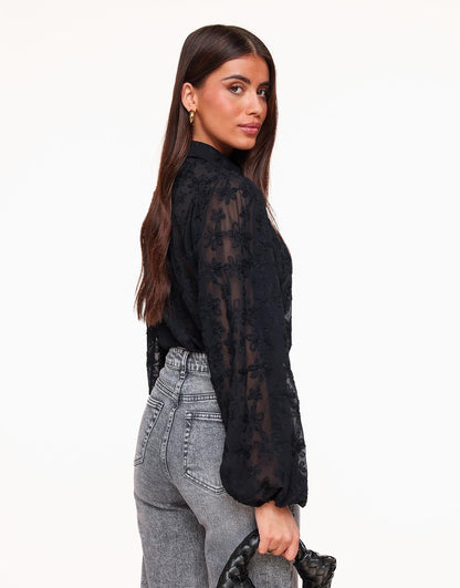 Transparente Damenbluse mit Blumenmuster – Elegante Chiffon Bluse in Schwarz