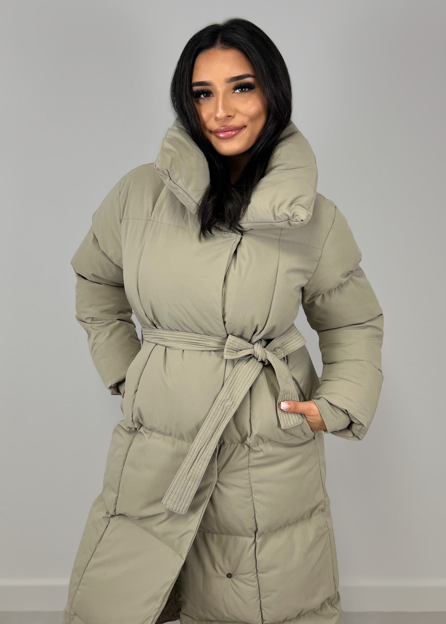 Lange Winterjacke mit Gürtel 1