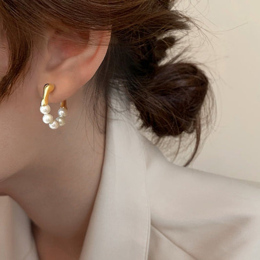 Christina Pearl Curve Ohrringe