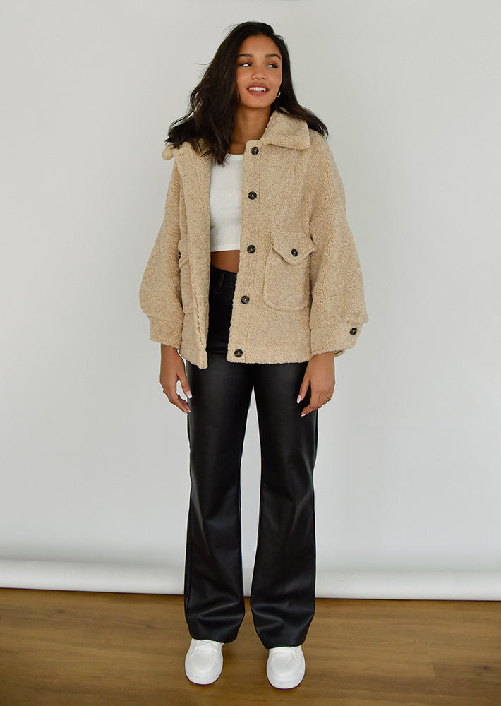 Oversize-Jacke aus Teddyfell in Beige 2