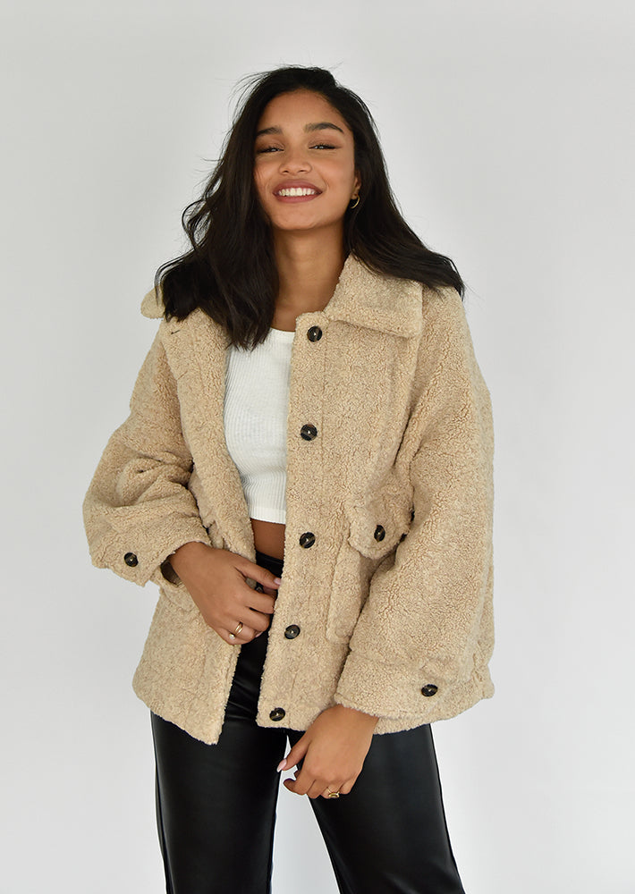 Oversize-Jacke aus Teddyfell in Beige 3