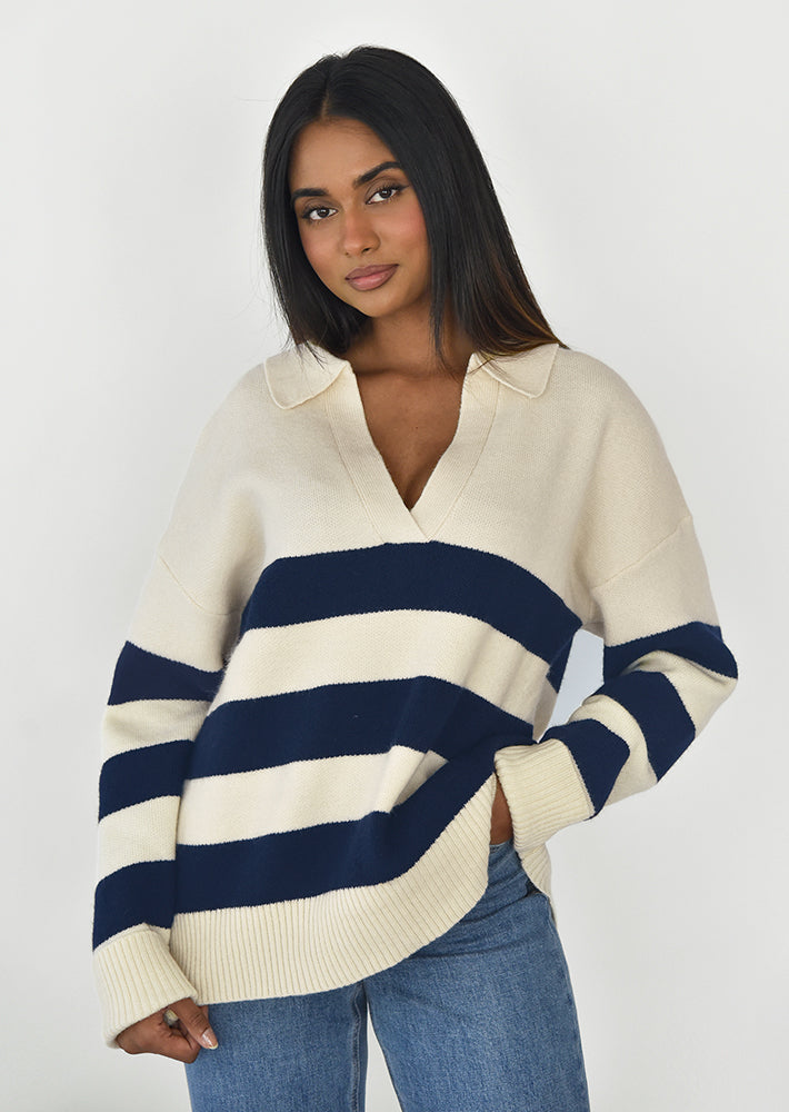 Pullover mit gestreiftem Strickkragen 0
