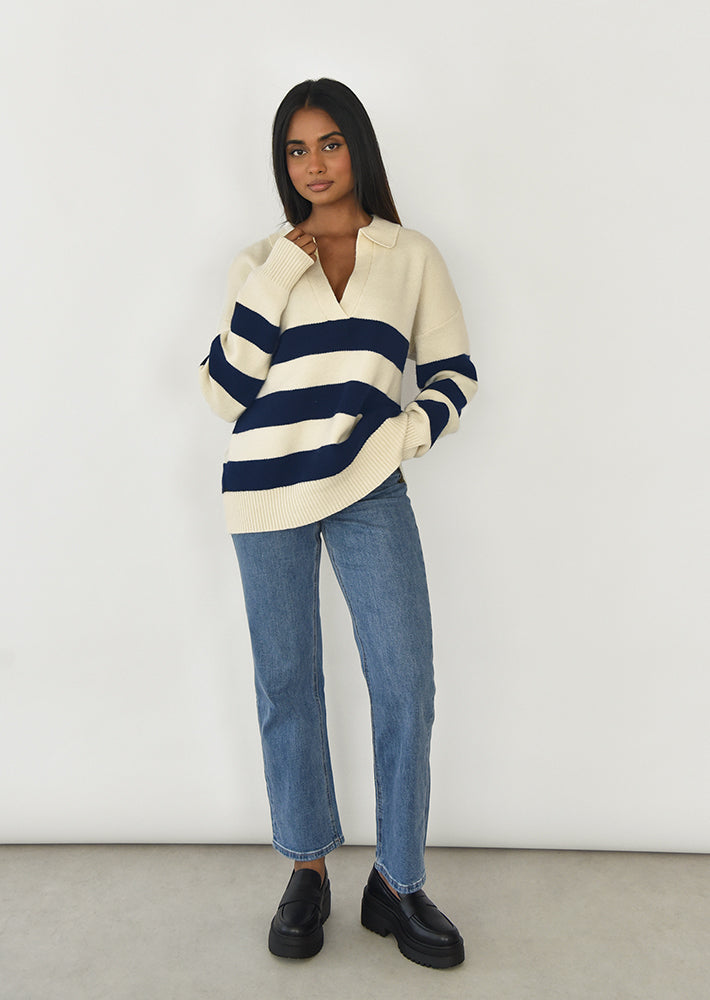 Pullover mit gestreiftem Strickkragen 2