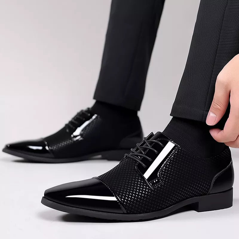 Herren Business Schuhe glänzend – Luxus Look mit Struktur Design