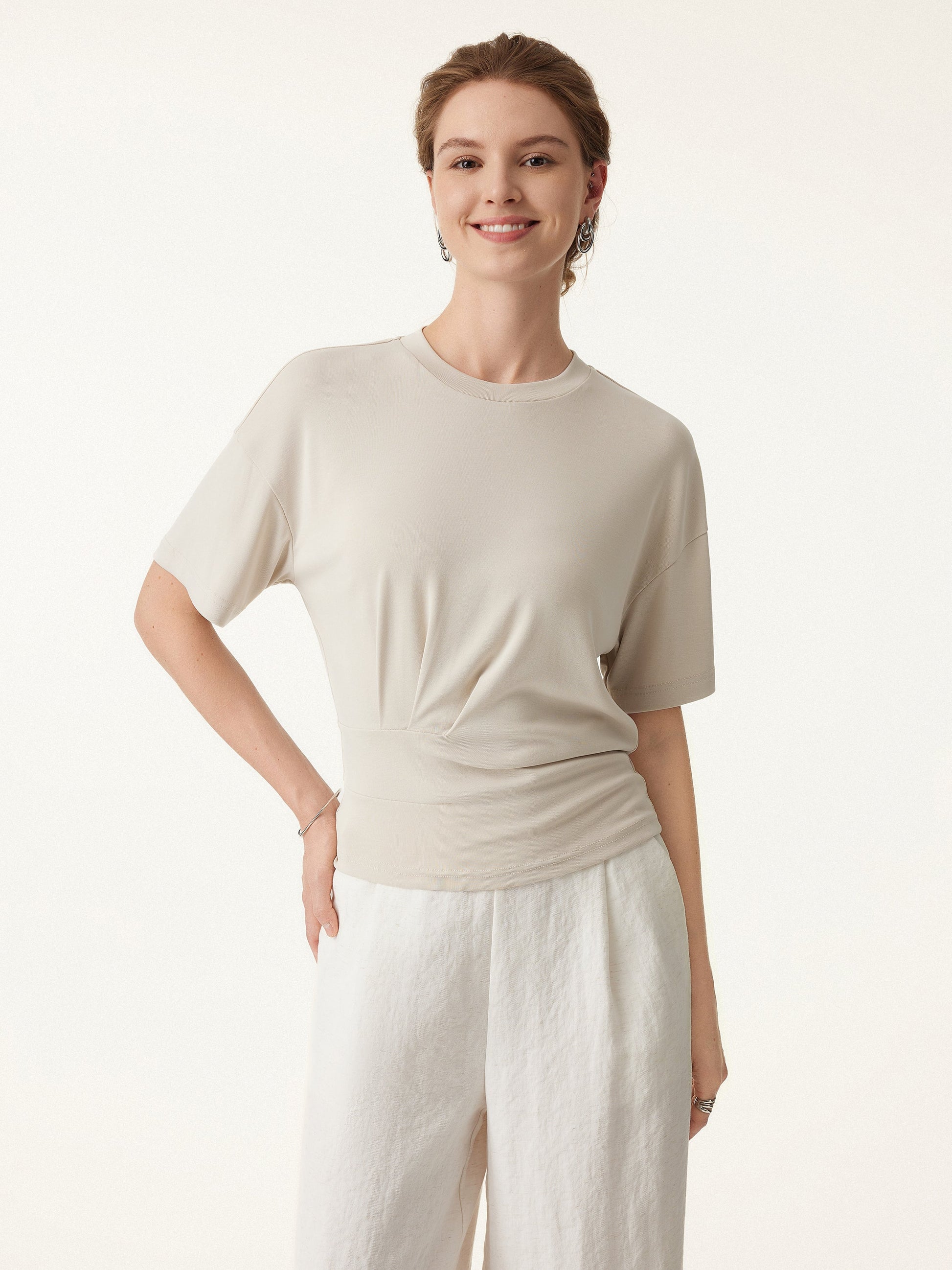 Sandwashed T-Shirt mit Rundhalsausschnitt und kurzen Ärmeln 8