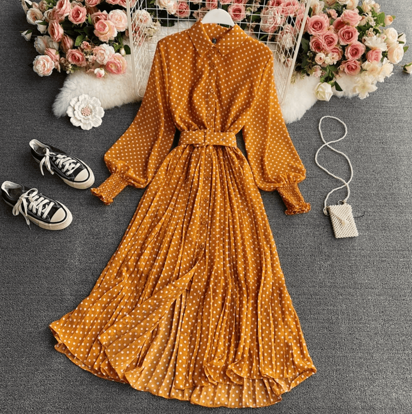 Kine Gepunktetes Kleid mit Gürtel für Sommer und Frühling