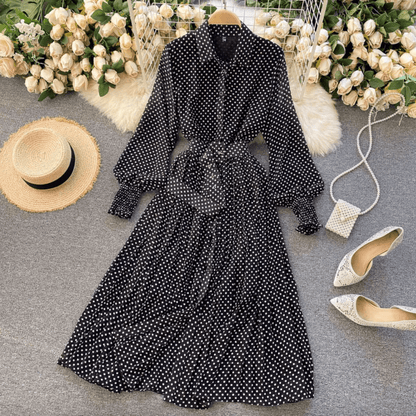 Kine Gepunktetes Kleid mit Gürtel für Sommer und Frühling